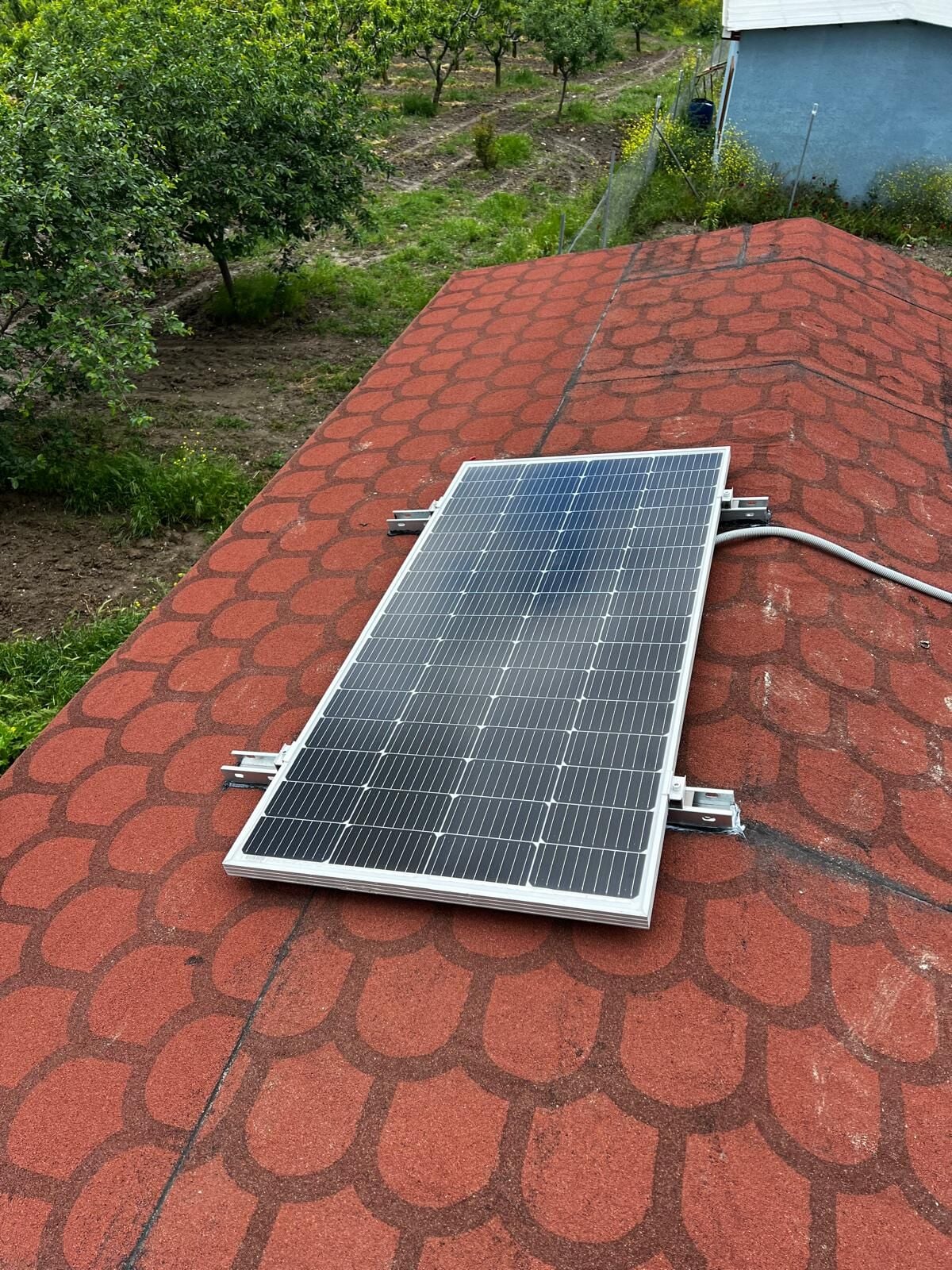 Güneş Paneli Montaj Aparatı 1 Panel İçin 125 cm 2 Adet Galvaniz Profil 4 Adet Klemp