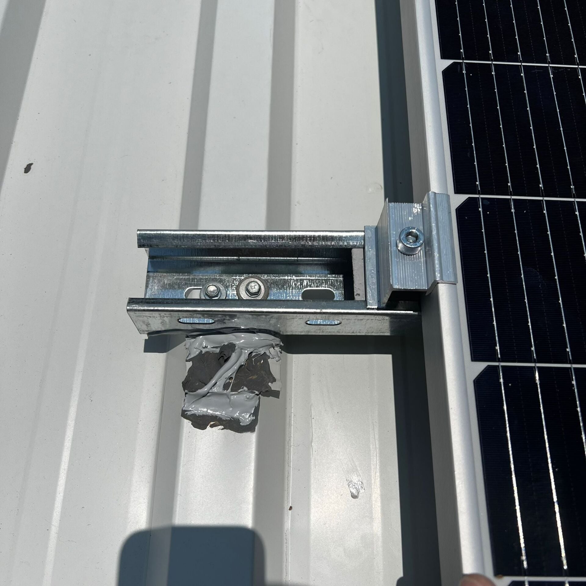 Güneş Paneli Montaj Aparatı 6 Panel İçin 14 Adet 30 cm Galvaniz Profil 14 Adet Klemp