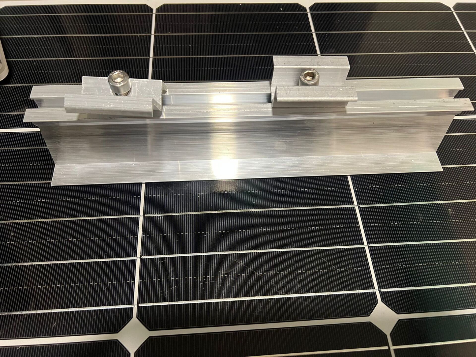 Güneş Paneli Montaj Aparatı 4 Panel İçin 10 Adet 30 cm Alüminyum Profil 10 Adet Klemp